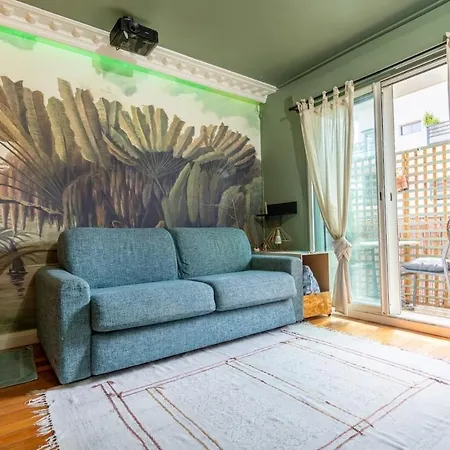 Cozy Close To Train Station Nice