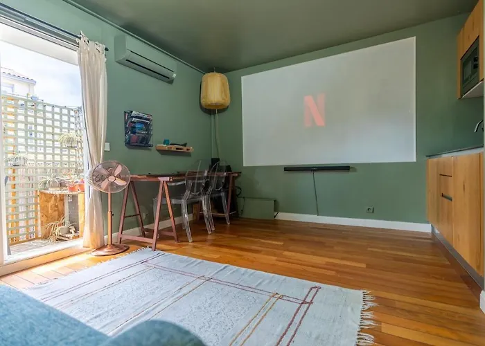 아파트 Cozy Close To Train Station *